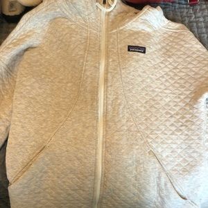 Women’s Patagonia sweatshirt
